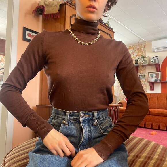 Simple Brown turtleneck long sleeve - Picture 1 of 15